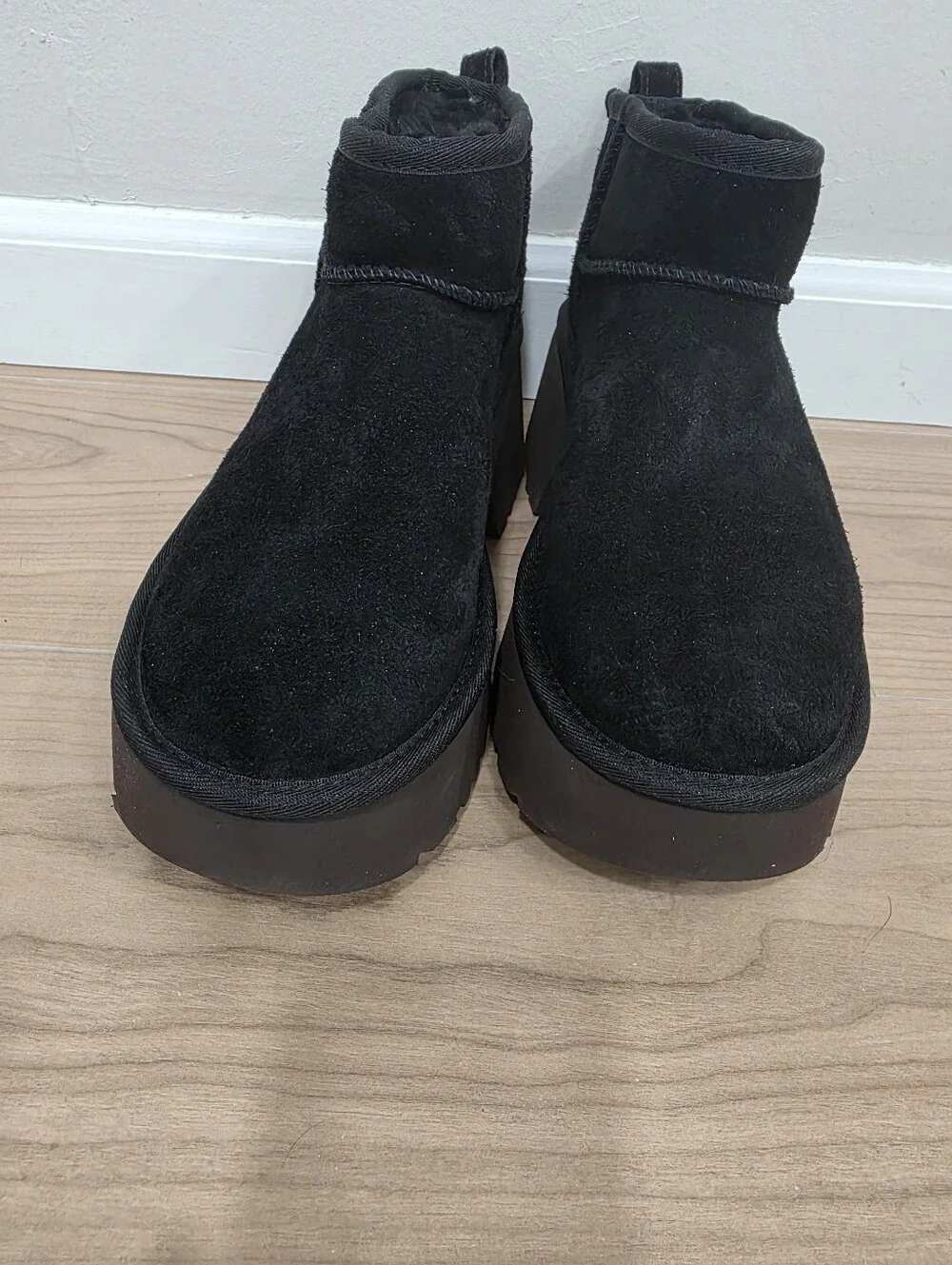 UGG Black Classic Ultra Mini New Heights Shearling Boots Women's Size 9